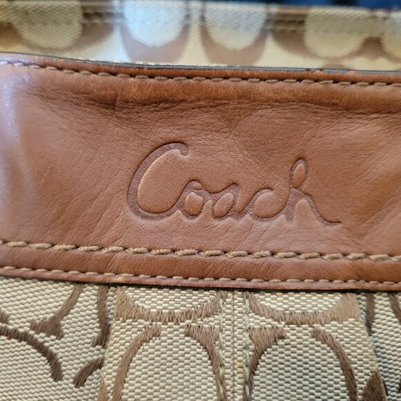 COACH Signature Pleated Shoulder tote in Brown/Beige. Perfect classic fall bag! - Picture 11 of 16